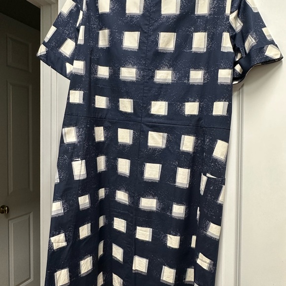 Tory Burch navy block shift dress with pockets - Picture 3 of 3